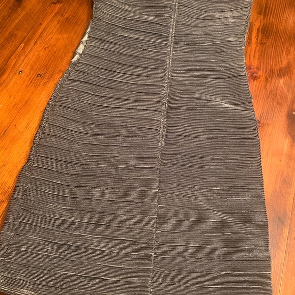 🦋💖Rare Daisy silver metallic dress flower accent neckline - Picture 9 of 9